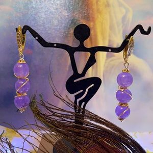 Incredibley beautiful Gold spiral wrapped Lavender Jade earrings